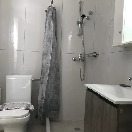 In - Banos And Swimming Pool *