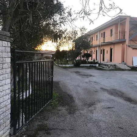 Guest house In - Banos And Swimming Pool