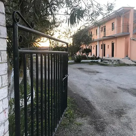 Banos 2 Bed And Swimming Pool