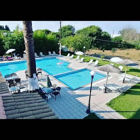 In - Banos And Swimming Pool Roda (Corfu)
