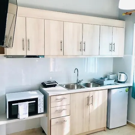 Апартаменты Banos 2 Bed And Swimming Pool Рода